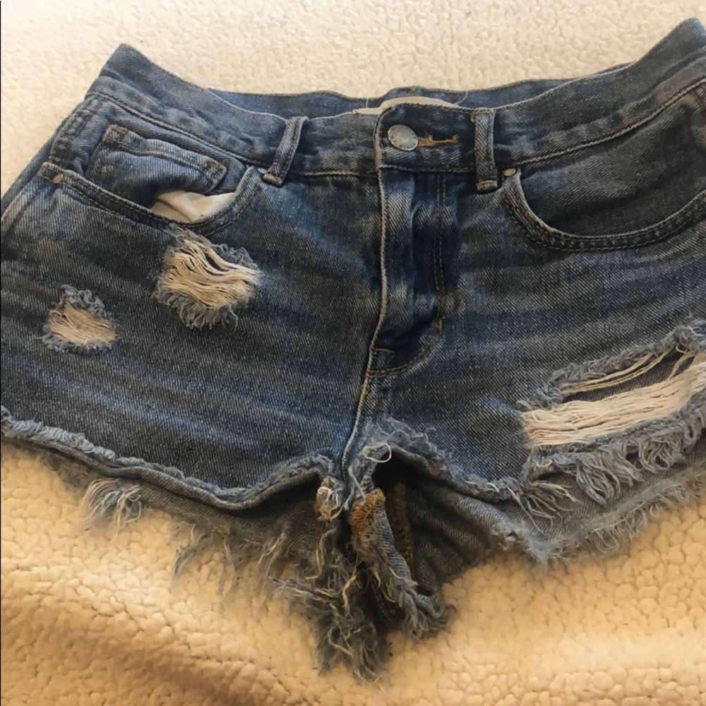 PacSun Bullhead highrise distressed denim shorts